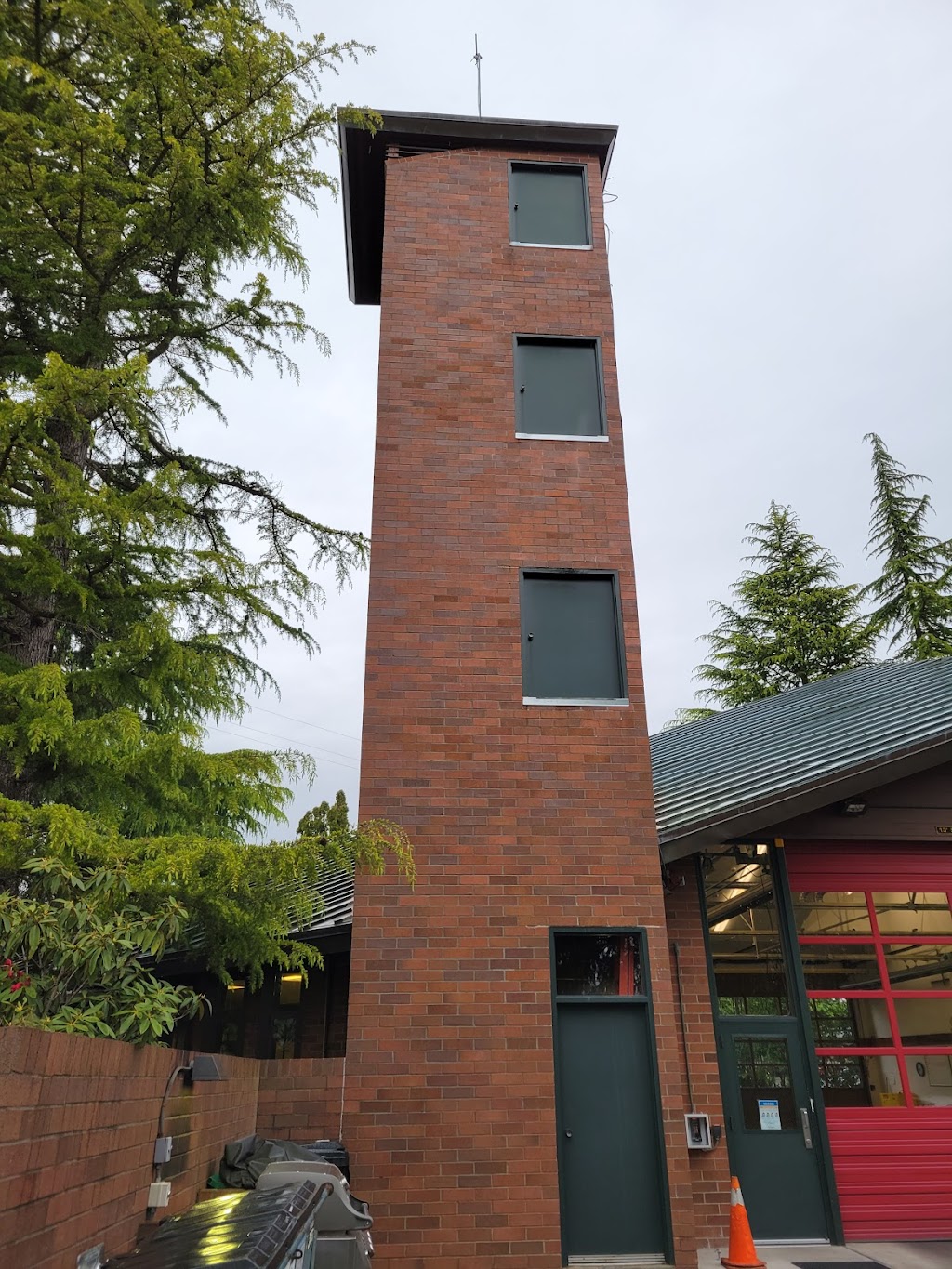 Seattle Fire Station 24 | 401 N 130th St #7909, Seattle, WA 98133, USA | Phone: (206) 386-1400