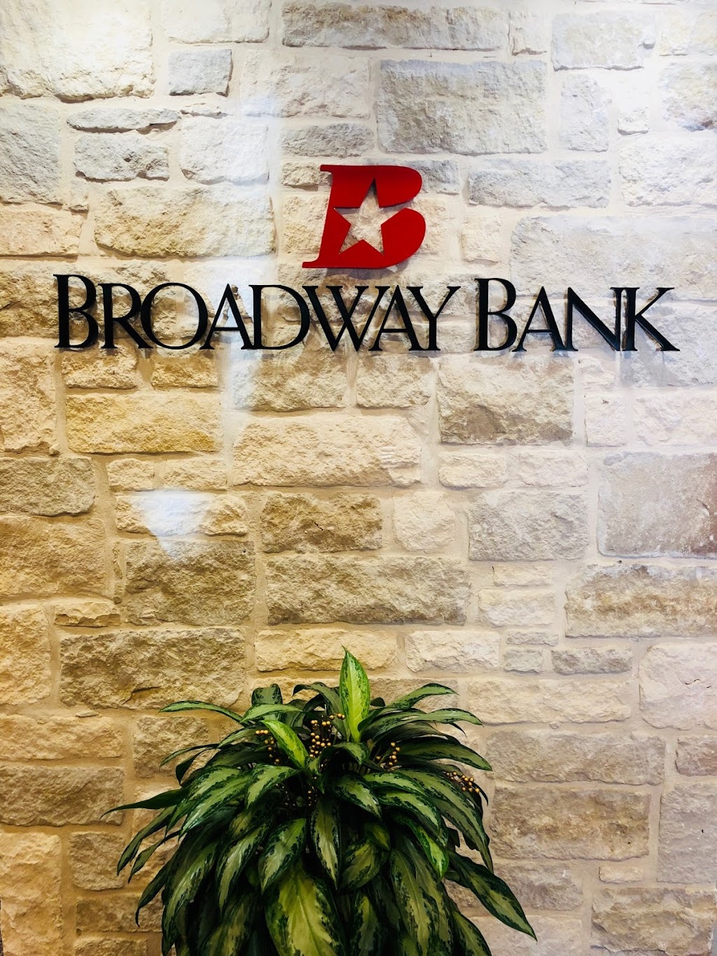 Broadway Bank - Shavano Financial Center | 13119 Huebner Rd, San Antonio, TX 78230, USA | Phone: (210) 283-6500