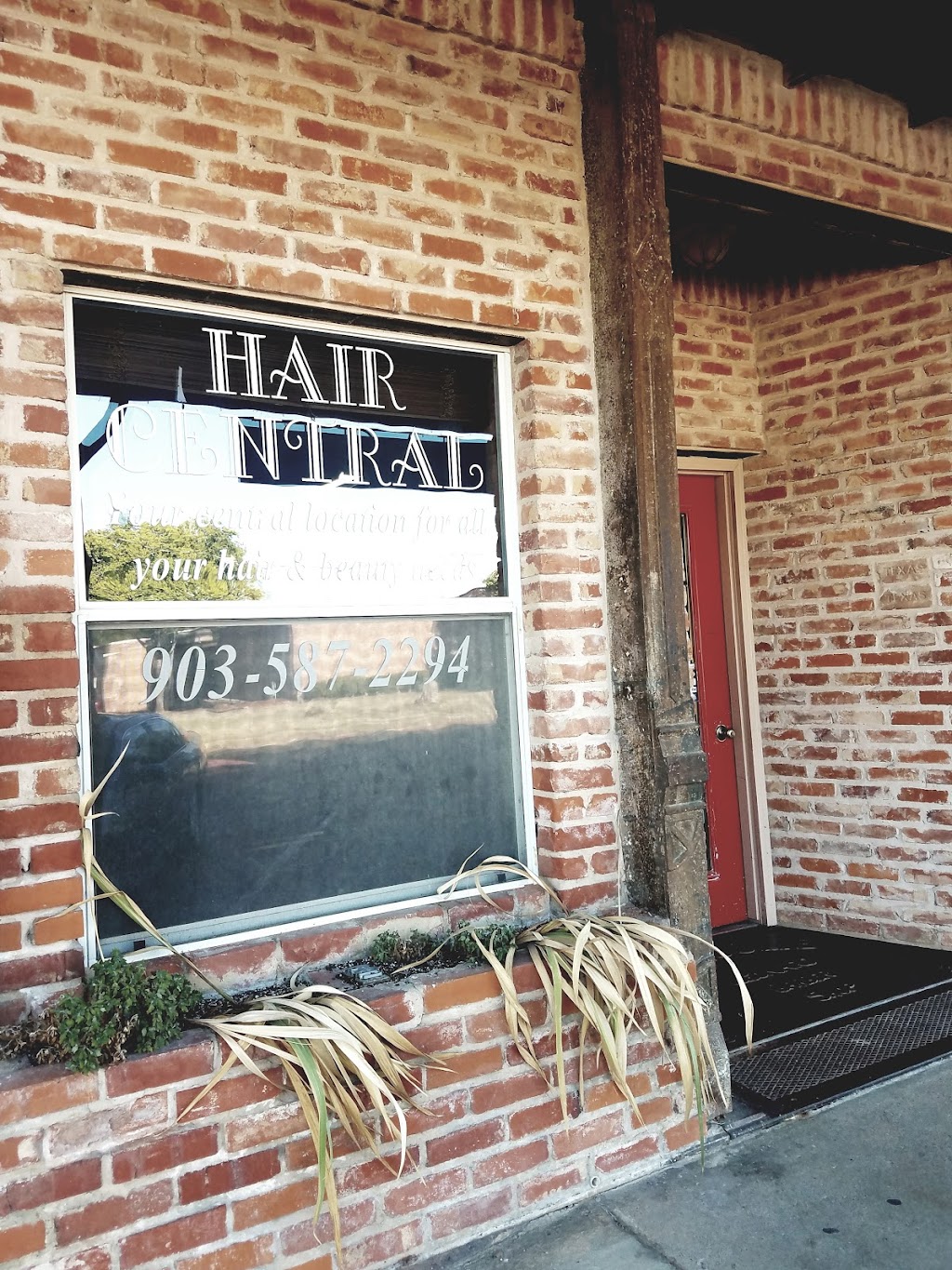 Hair Central | 115 S Connett St, Leonard, TX 75452, USA | Phone: (903) 587-2294