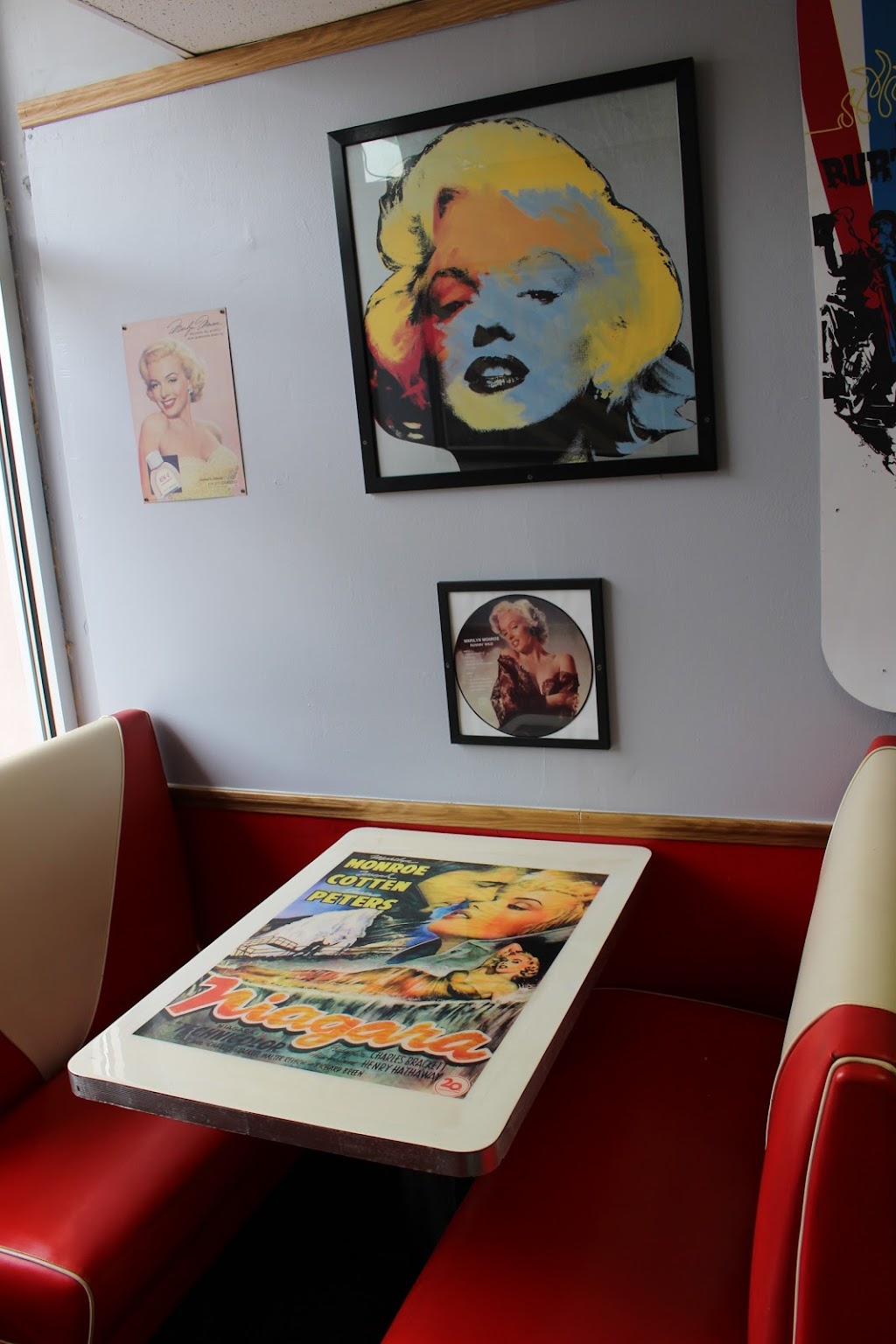 Sarahs Pizza | 224 Market St, Brookville, OH 45309, USA | Phone: (937) 833-6030