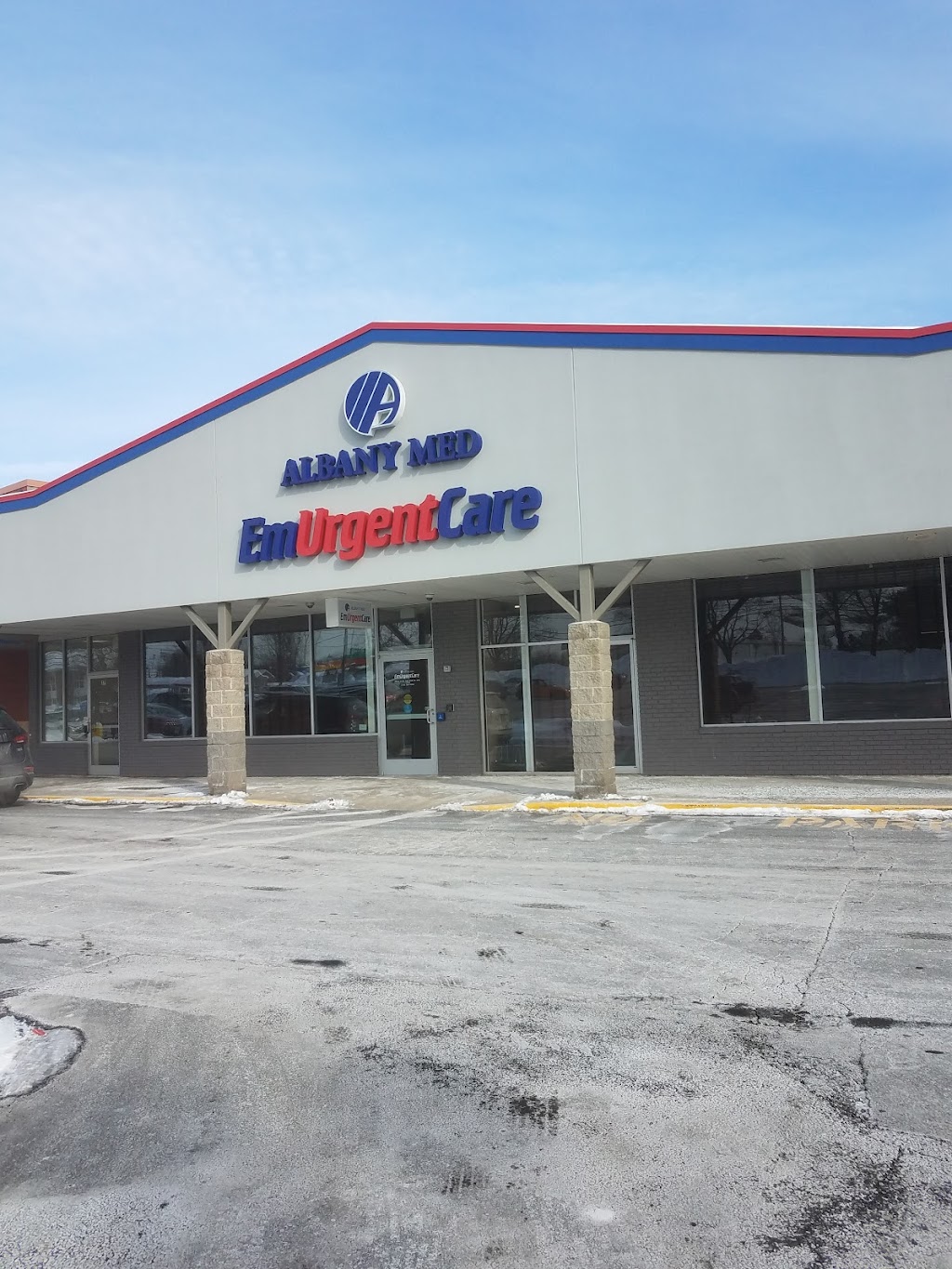 Albany Med EmUrgentCare | 329 Glenmont Rd, Glenmont, NY 12077, USA | Phone: (518) 264-9000