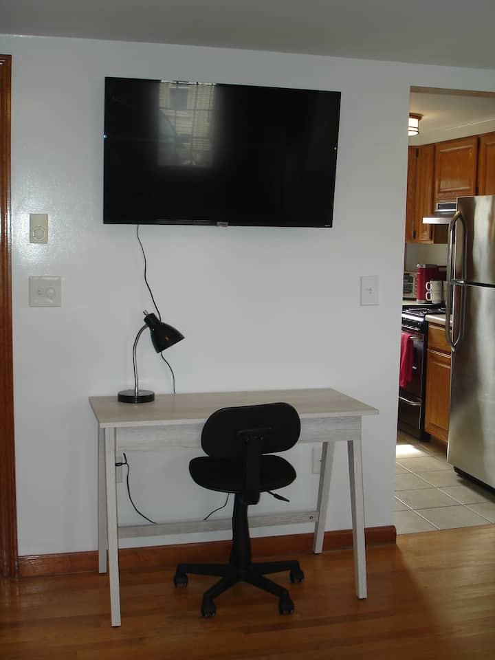 Cozy Crab Cottage | 3 Hillier Rd, Gloucester, MA 01930, USA | Phone: (978) 790-2715