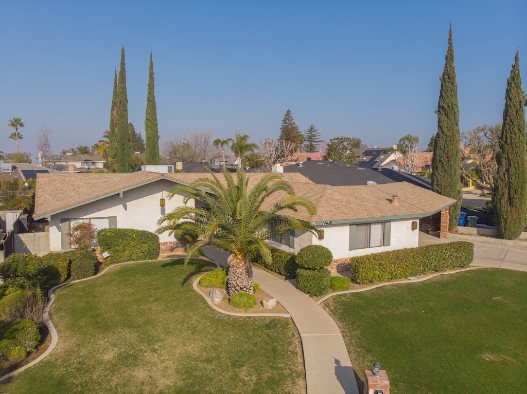 Larry Moreland Real Estate | 404 Hollyhill Dr, Bakersfield, CA 93312, USA | Phone: (661) 201-8820