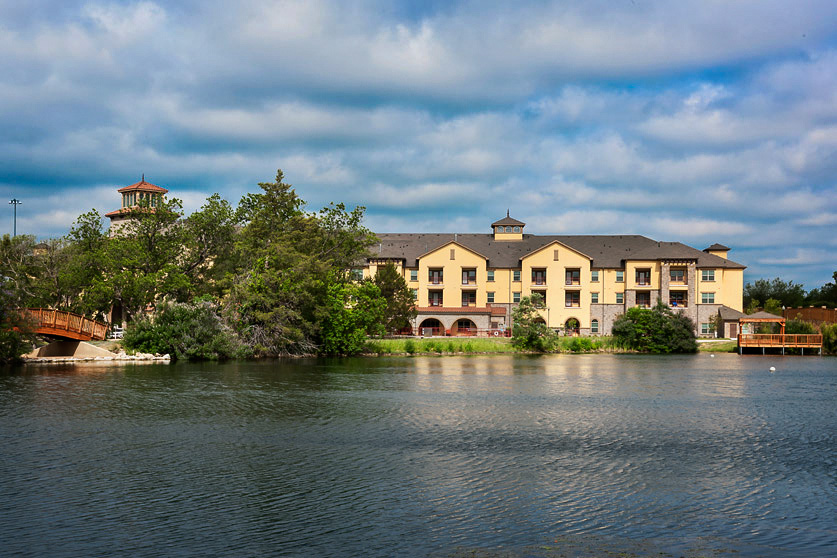 Chateau at Wildbriar Lake | 1515 Hard Rock Rd, Irving, TX 75061 | Phone: (972) 399-4800