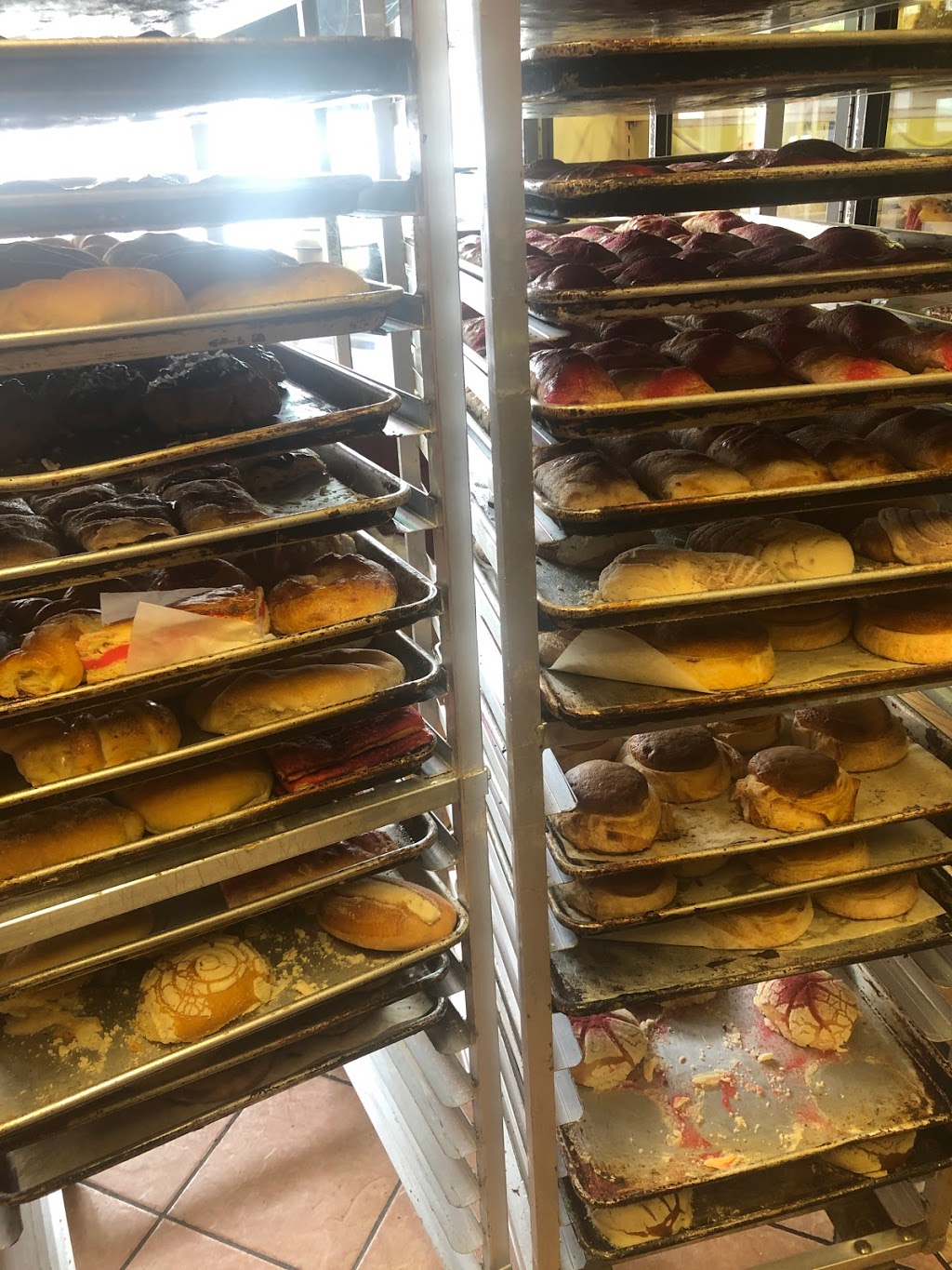 La Flor de Puebla Bakery & Pastry | 174 Market St, Passaic, NJ 07055, USA | Phone: (973) 778-7636