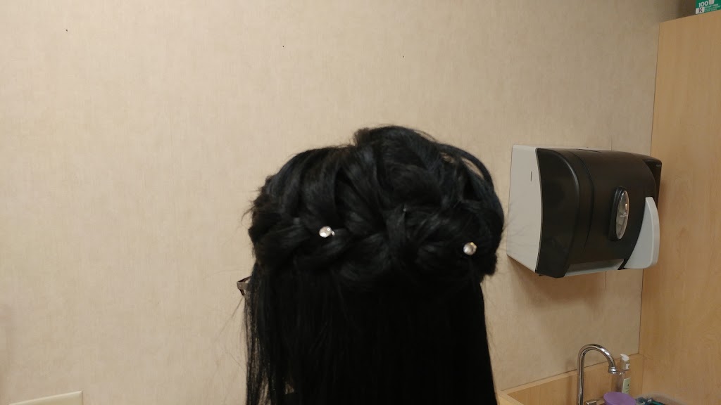 The SALON by InStyle Inside JCPenney | 2400 S I-35 Service Rd, Moore, OK 73160, USA | Phone: (405) 237-1558