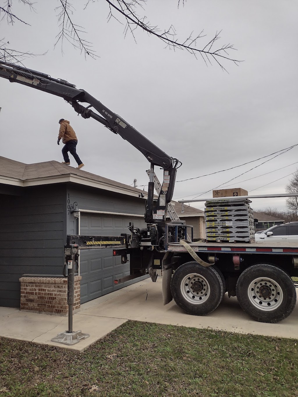 Halls Roofing & Sheet Metal | 40209 Industrial Park Cir, Georgetown, TX 78626, USA | Phone: (512) 864-7579