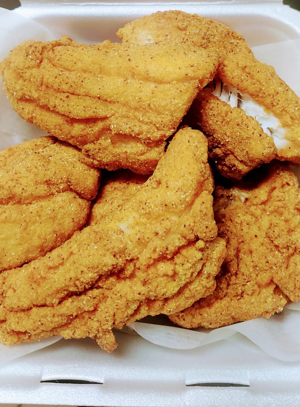 Finger Lickin Fish & Chicken | 6810 Greenfield Rd, Dearborn, MI 48126, USA | Phone: (313) 846-3474