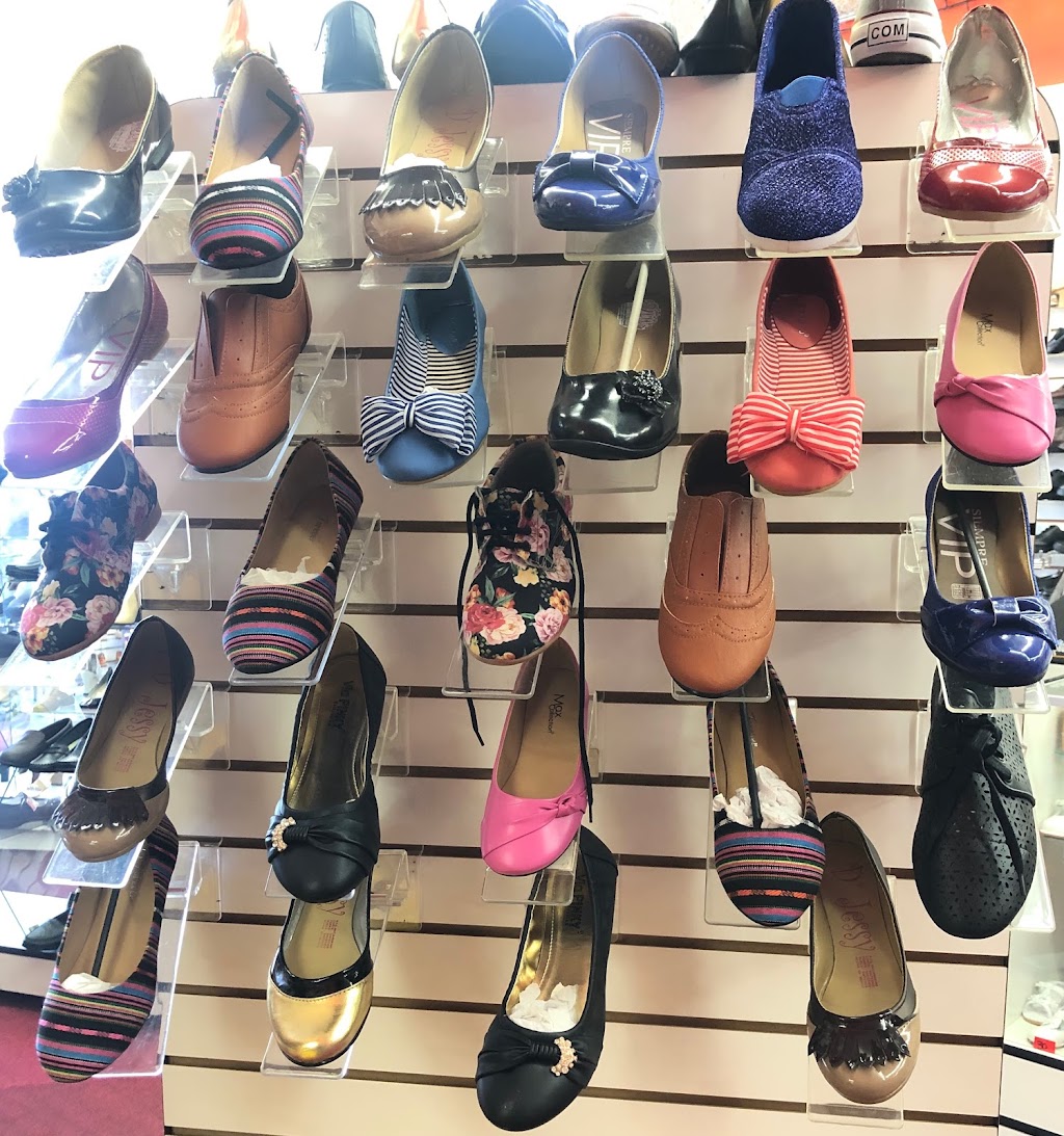 Mi Potrillo East LA Family Shoes | 4572 Whittier Blvd, Los Angeles, CA 90022, USA | Phone: (323) 605-2616