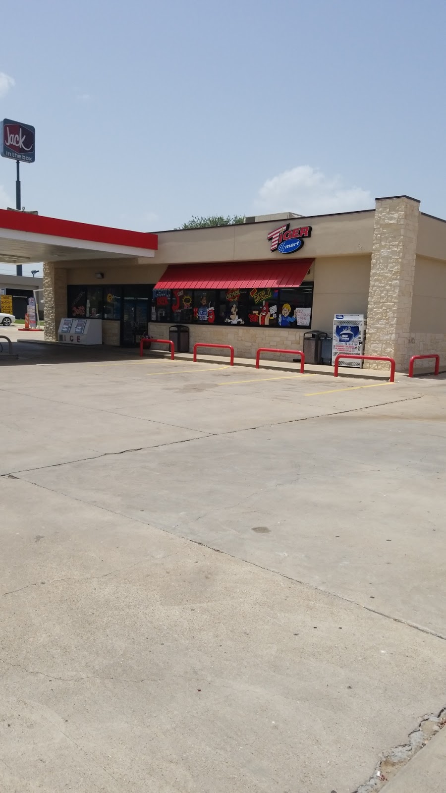 Tiger Mart | 101 N Fwy Service Rd, Ennis, TX 75119, USA | Phone: (972) 878-2801