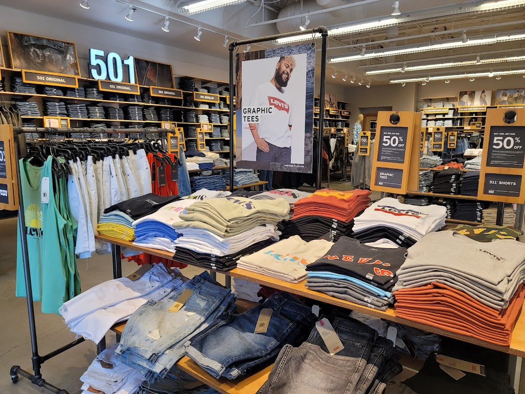 Levi’s Outlet Store | 5003 Willows Rd Suite 116, Alpine, CA 91901, USA | Phone: (619) 659-5886