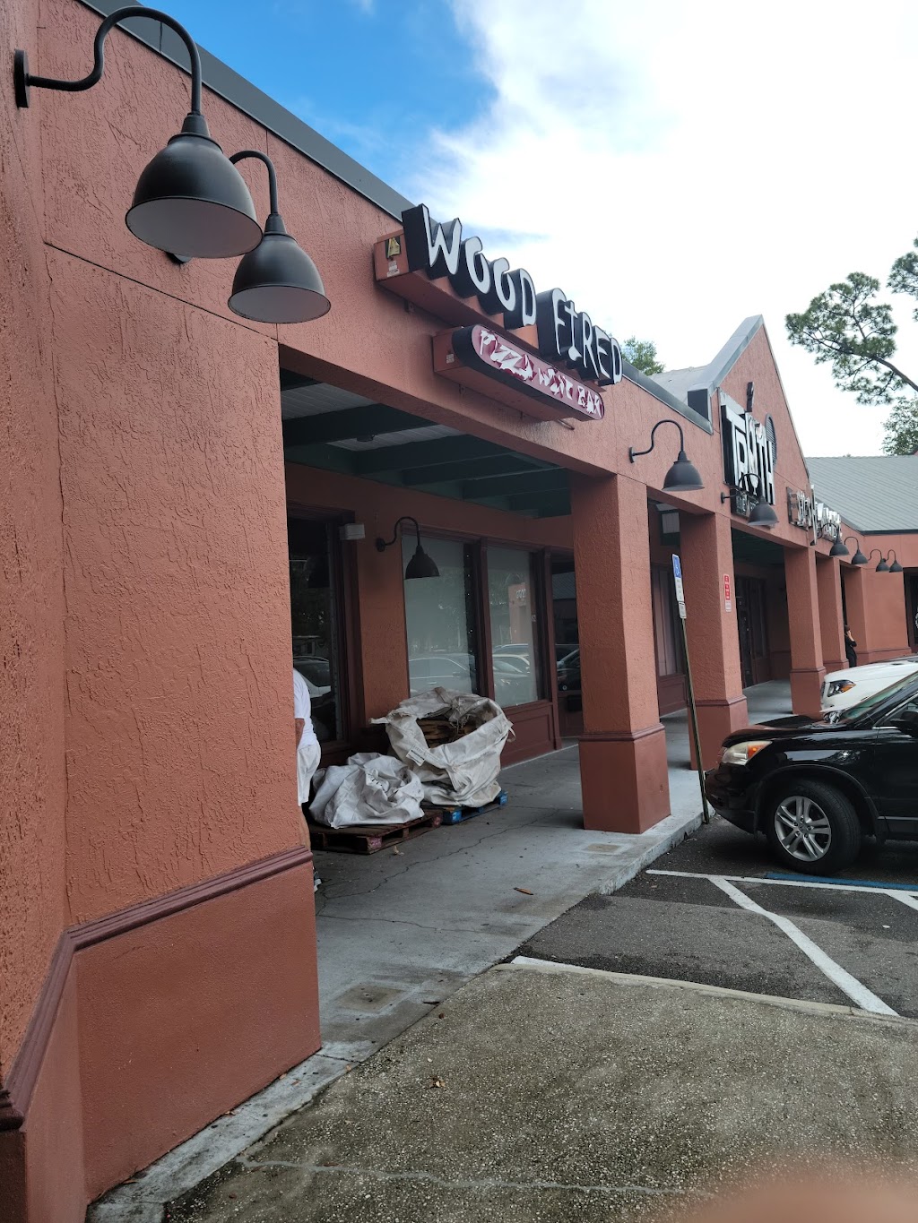 Wood Fired Pizza Wine Bar | 2822 E Bearss Ave, Tampa, FL 33613, USA | Phone: (813) 341-2900