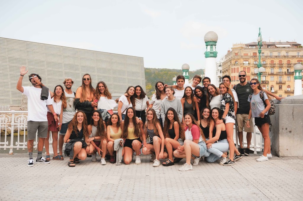 North Shore Surf Camp | Malecón de Zarautz, Nafarroa Kalea, 25, A, Bajo, 20800 Zarautz, Gipuzkoa, Spain | Phone: 943 54 08 46