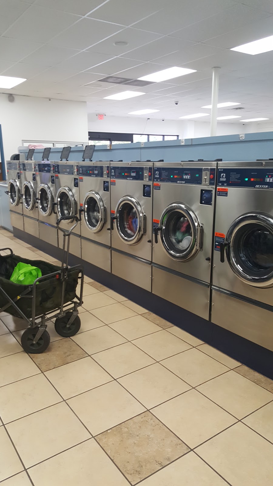 Wash Tub Laundromat | 1698 Rio Bravo Blvd SW, Albuquerque, NM 87105, USA | Phone: (505) 873-6111