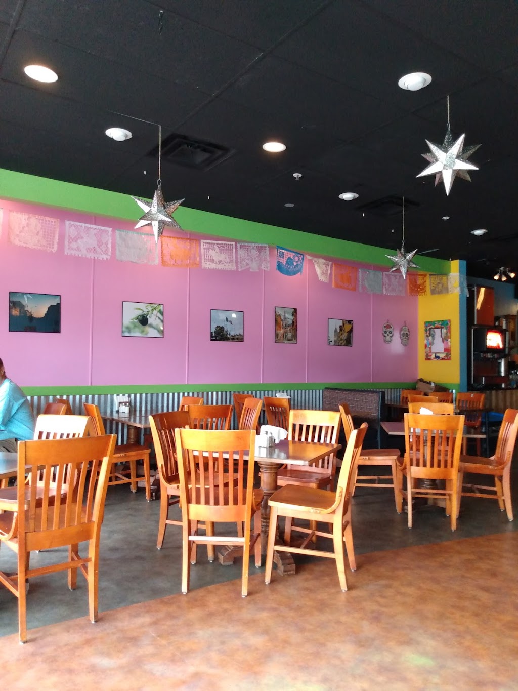 Serranos Mexican Bar & Grill | 1079 East, US-24, Woodland Park, CO 80863, USA | Phone: (719) 687-7150