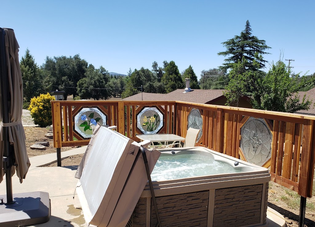 The Couples Cabin in Wynola | Guest House, 4640 CA-78, Julian, CA 92036, USA | Phone: (619) 984-0169