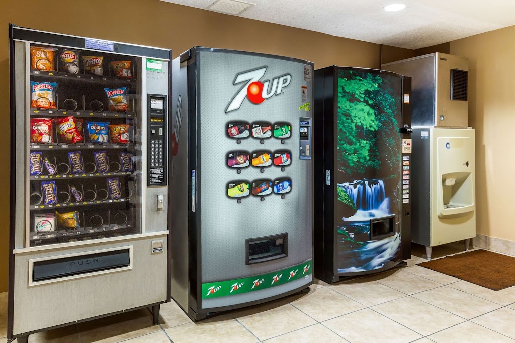 Econo Lodge Inn & Suites | 305 Salem Pl, Fairview Heights, IL 62208, USA | Phone: (618) 624-3636