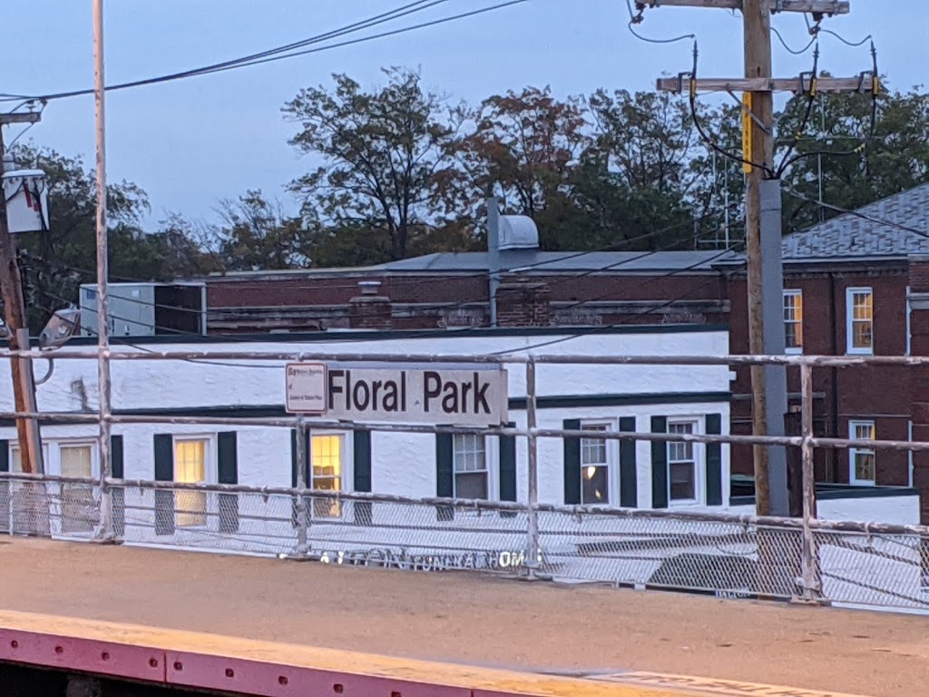 Floral Park LIRR Station Parking | 12-20 Carlton St, Floral Park, NY 11004, USA | Phone: (516) 326-6300