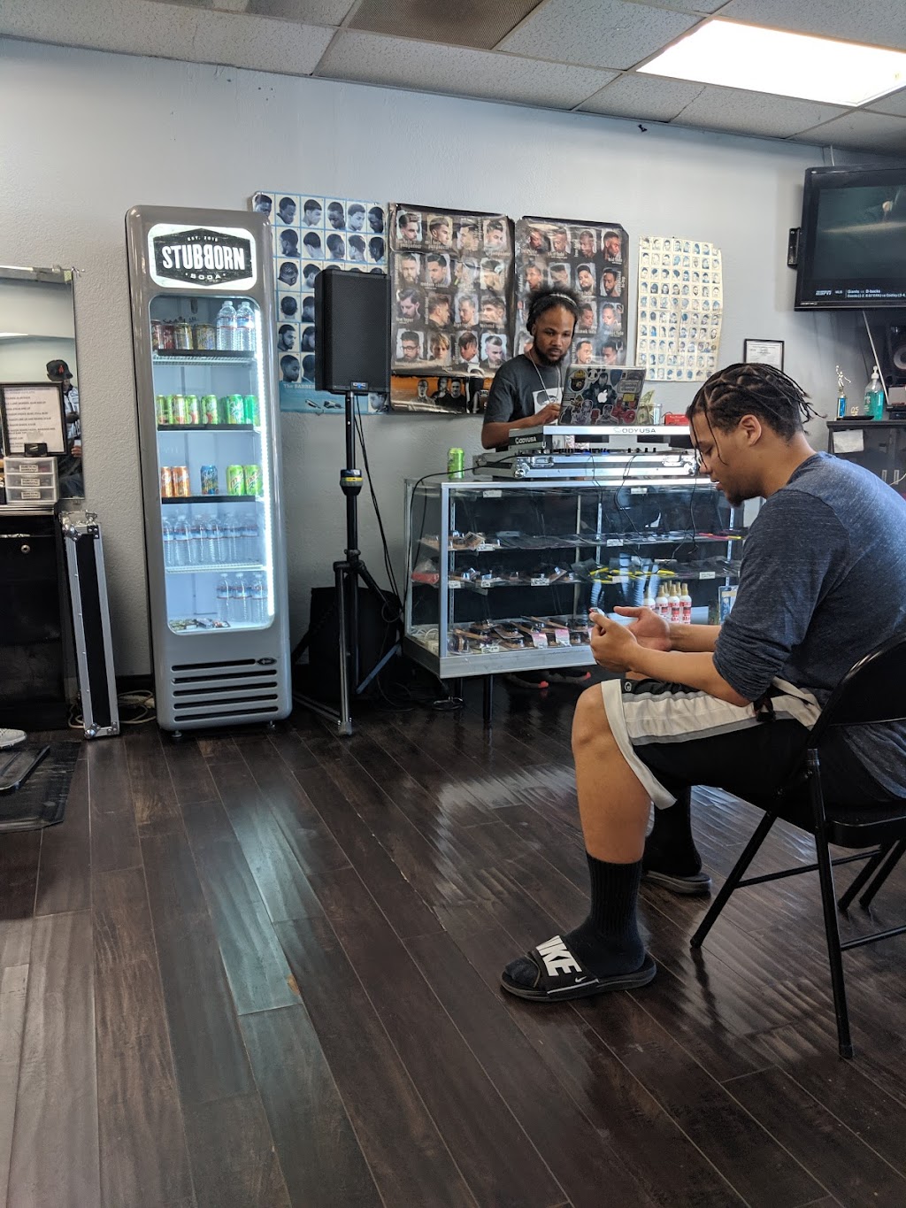 A-Unique Barbershop | 2532 W Lincoln Ave, Anaheim, CA 92801, USA | Phone: (714) 484-9043