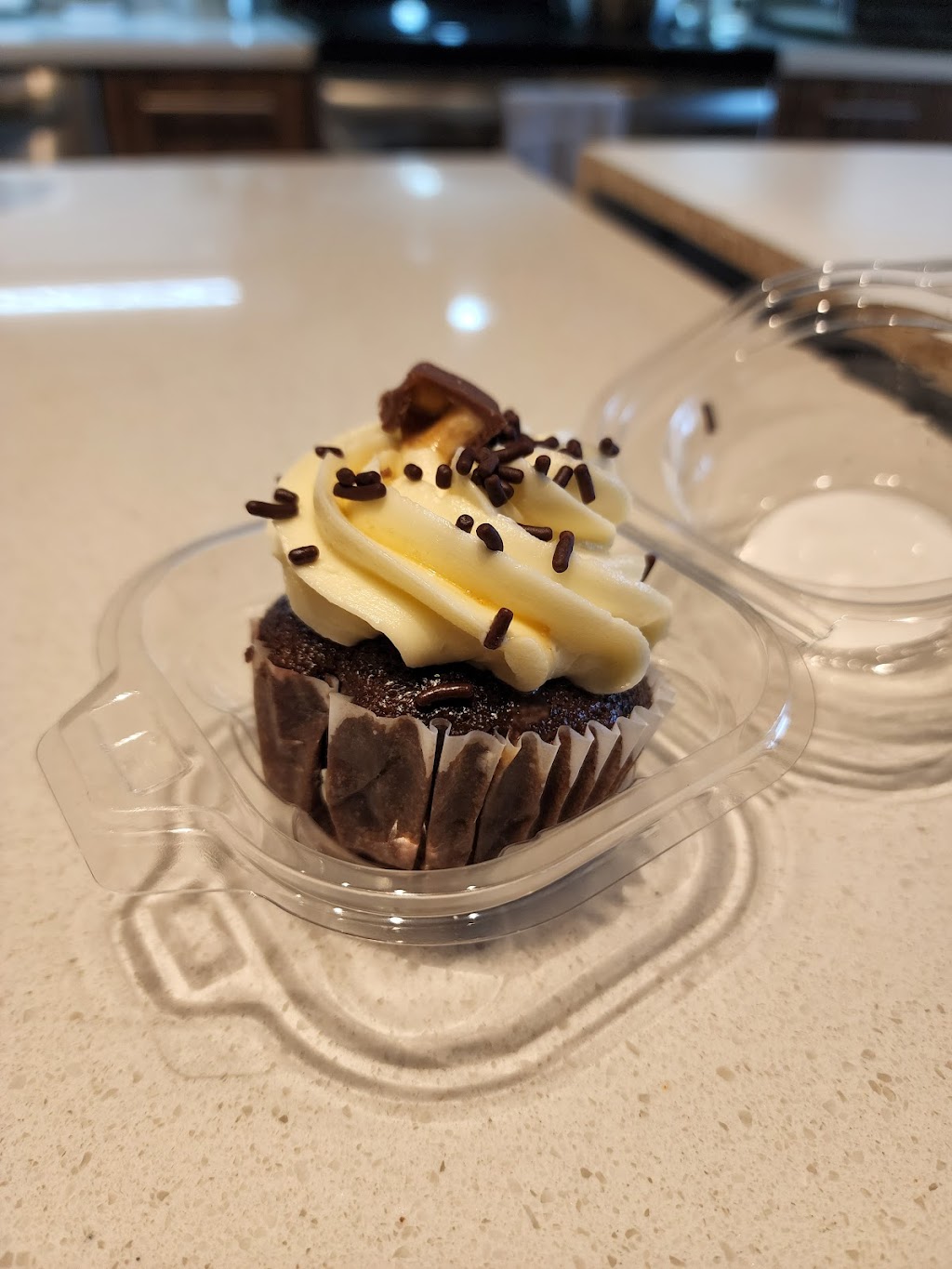 CupCakes & Beyond | 9540 Lee Hwy, Fairfax, VA 22031, USA | Phone: (703) 397-6400