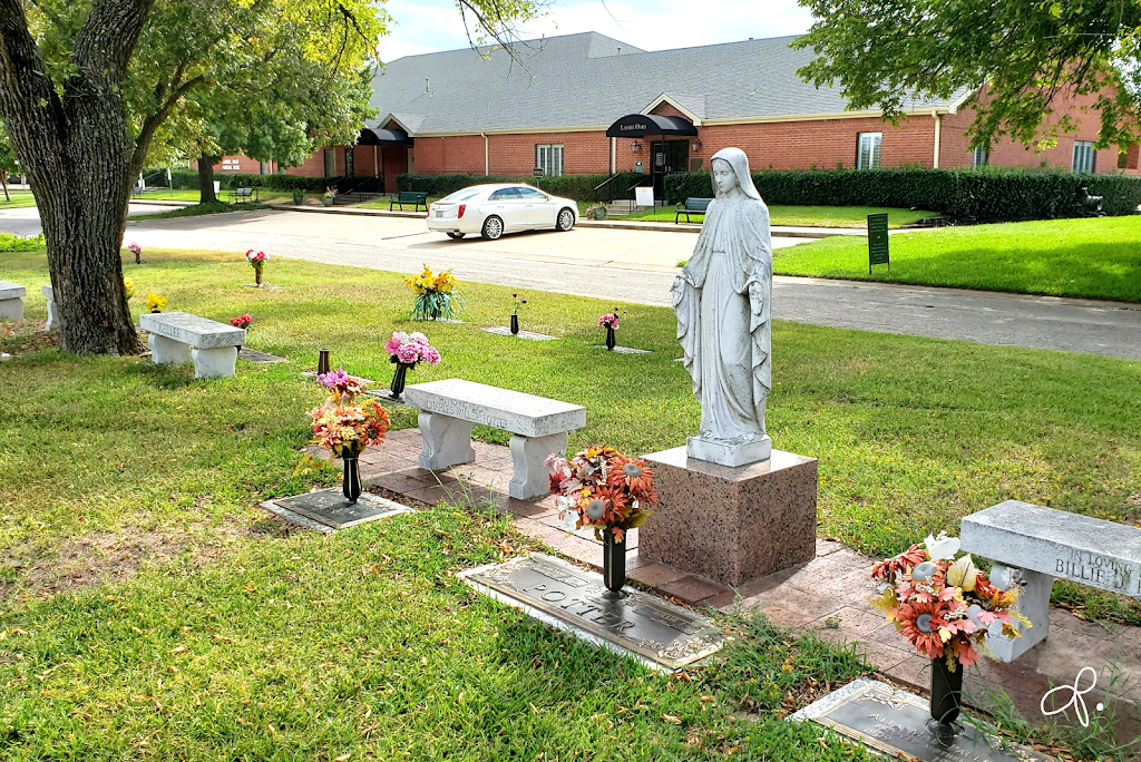 Laurel Oaks Funeral Home & Memorial Park | 12649 Lake June Rd, Balch Springs, TX 75180, USA | Phone: (972) 288-4663