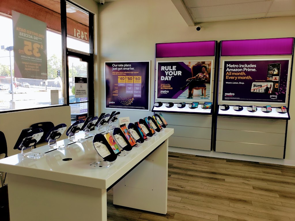 Metro by T-Mobile | 7451 Auburn Blvd, Citrus Heights, CA 95610, USA | Phone: (916) 968-1990