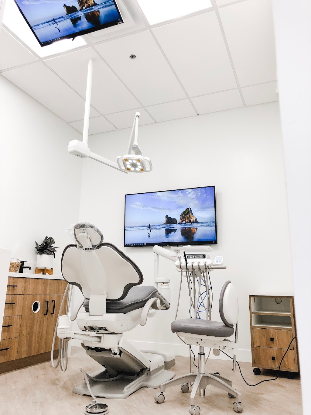 Flossophie Dental + Ortho | 1019 N Harbor Blvd, Fullerton, CA 92832, USA | Phone: (714) 784-0844