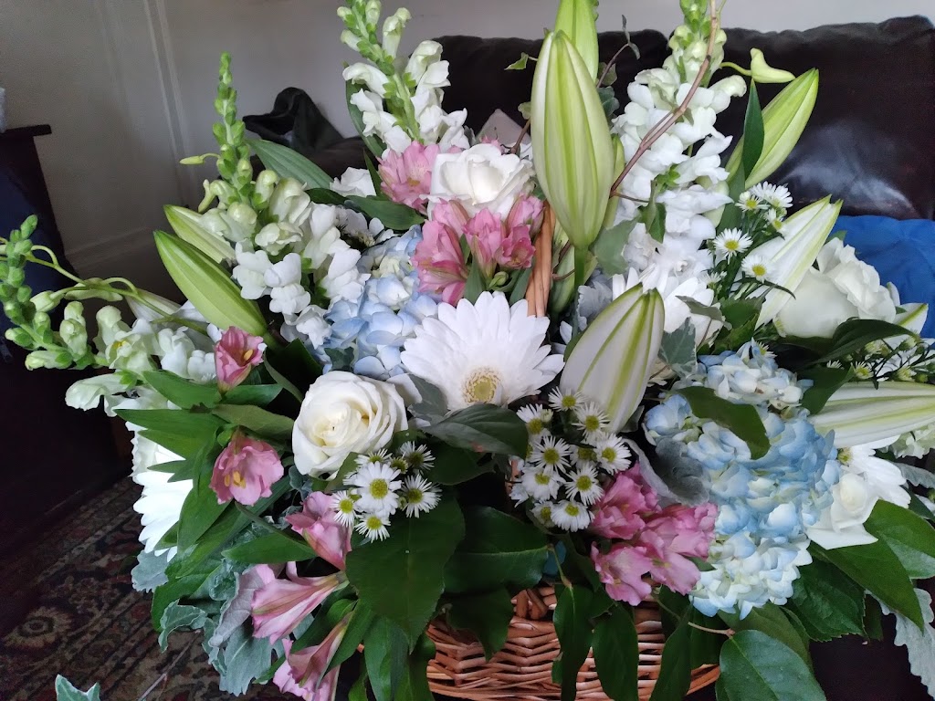 Hanover Country Florist | 803 Washington St, Hanover, MA 02339 | Phone: (781) 826-8469