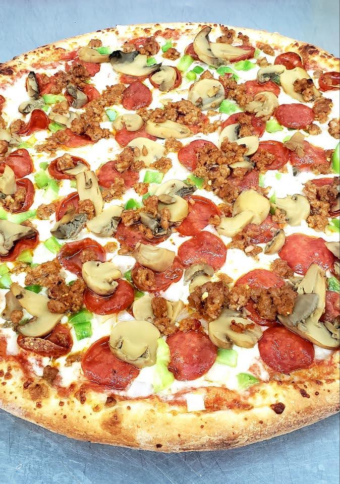 Giannis Pizza - Hopewell | 2284 Brodhead Rd, Aliquippa, PA 15001, USA | Phone: (724) 203-0777