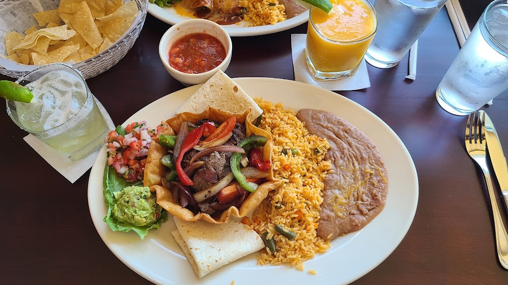 Pueblos Tex-Mex Grill | 14337 Newbrook Dr, Chantilly, VA 20151, USA | Phone: (703) 817-2200