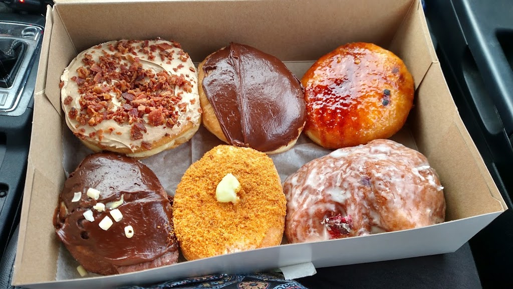 Kanes Donuts-Lincoln Avenue | 120 Lincoln Ave, Saugus, MA 01906, USA | Phone: (781) 233-8499