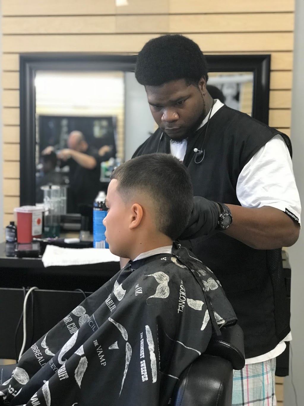 Uncle Bs Barbershop L.L.C | 118 Palmetto Ave NE, Winter Haven, FL 33881, USA | Phone: (689) 261-0023