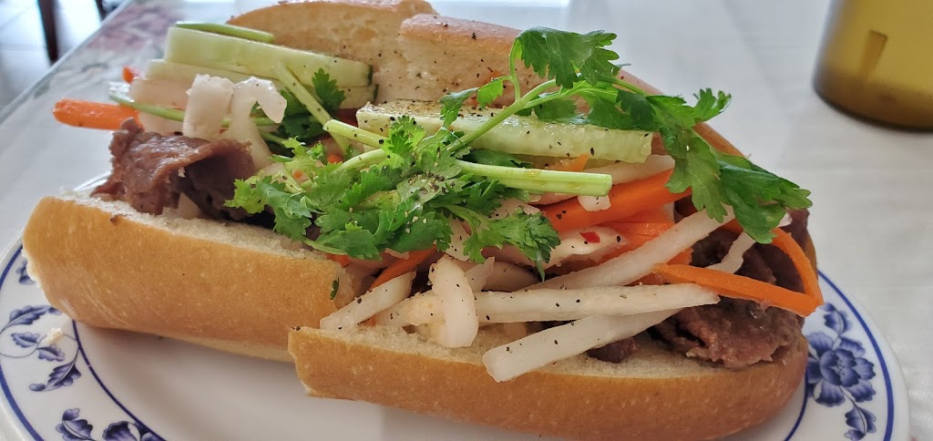 Ba-Le Sandwich & Thai Cuisine | 3131 N Nimitz Hwy, Honolulu, HI 96819, USA | Phone: (808) 836-1668