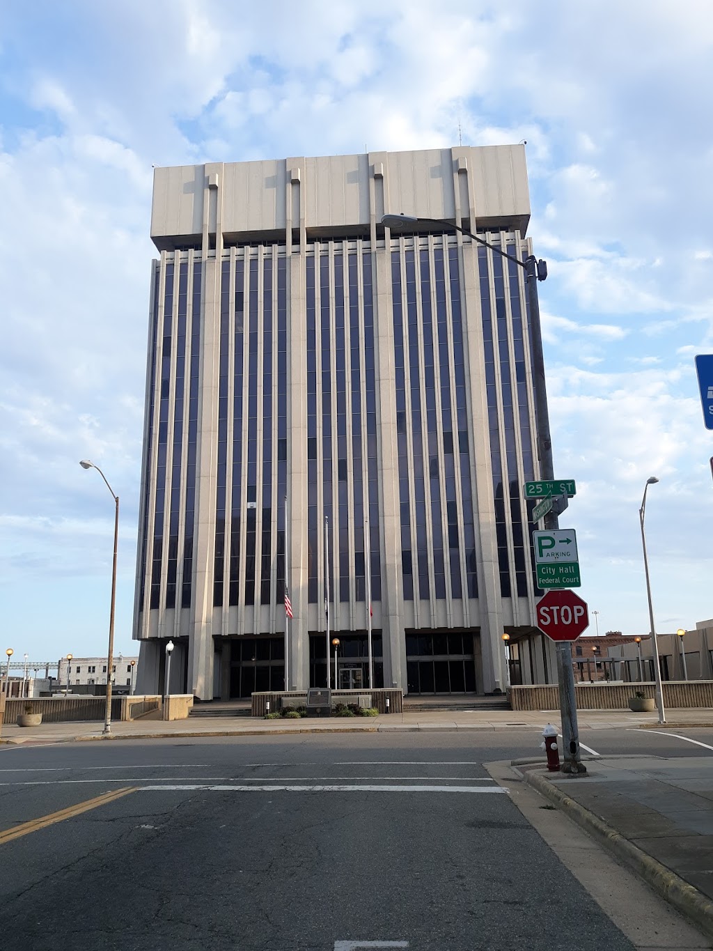 Newport News | 2400 Washington Ave, Newport News, VA 23607, USA | Phone: (757) 933-2311