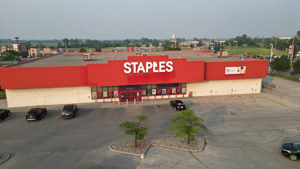 Staples | 4511 Walker Rd, Windsor, ON N8W 3T6, Canada | Phone: (519) 972-5127