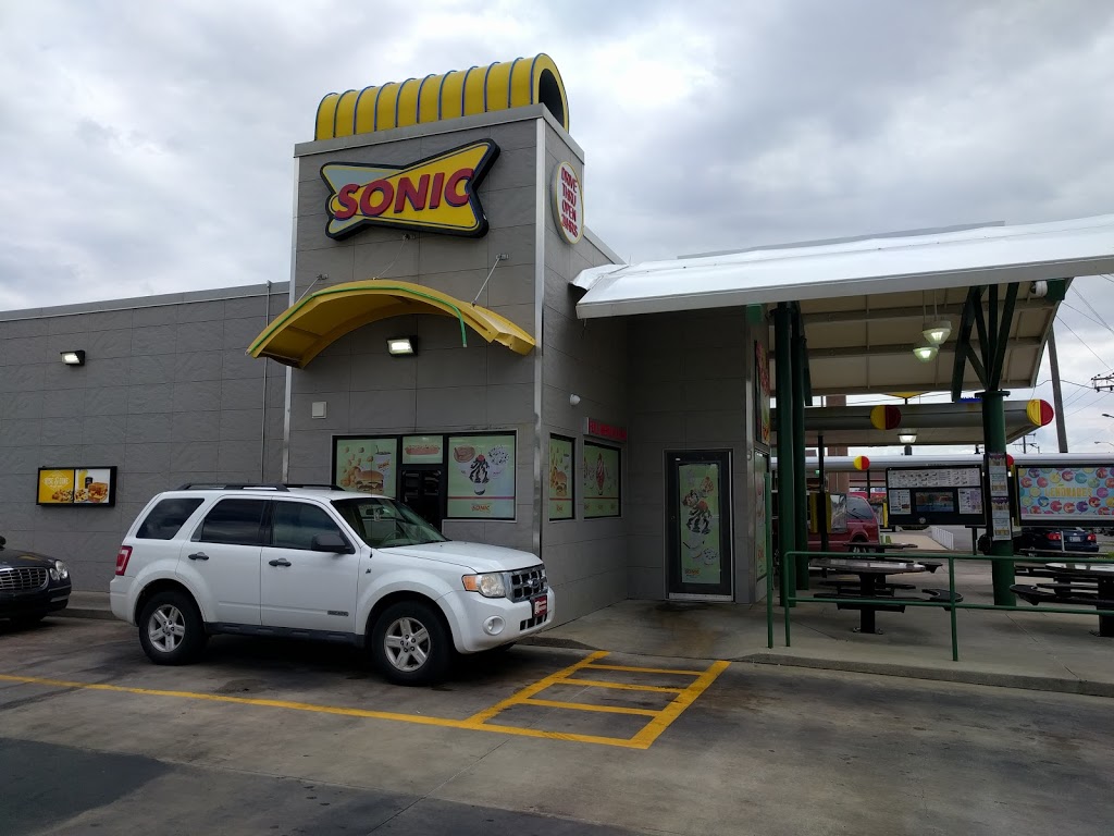Sonic Drive-In | 3000 S I-35 Service Rd, Oklahoma City, OK 73129, USA | Phone: (405) 670-1775