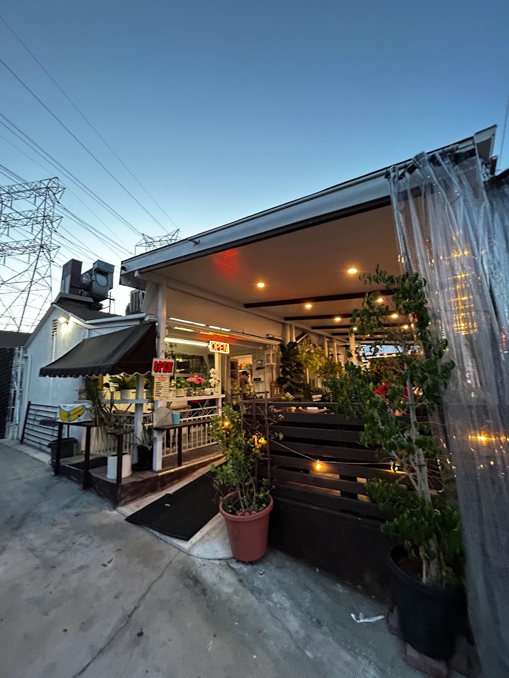 My Little Home Thai Kitchen | 821 N Hollywood Way, Burbank, CA 91505, USA | Phone: (818) 559-2508