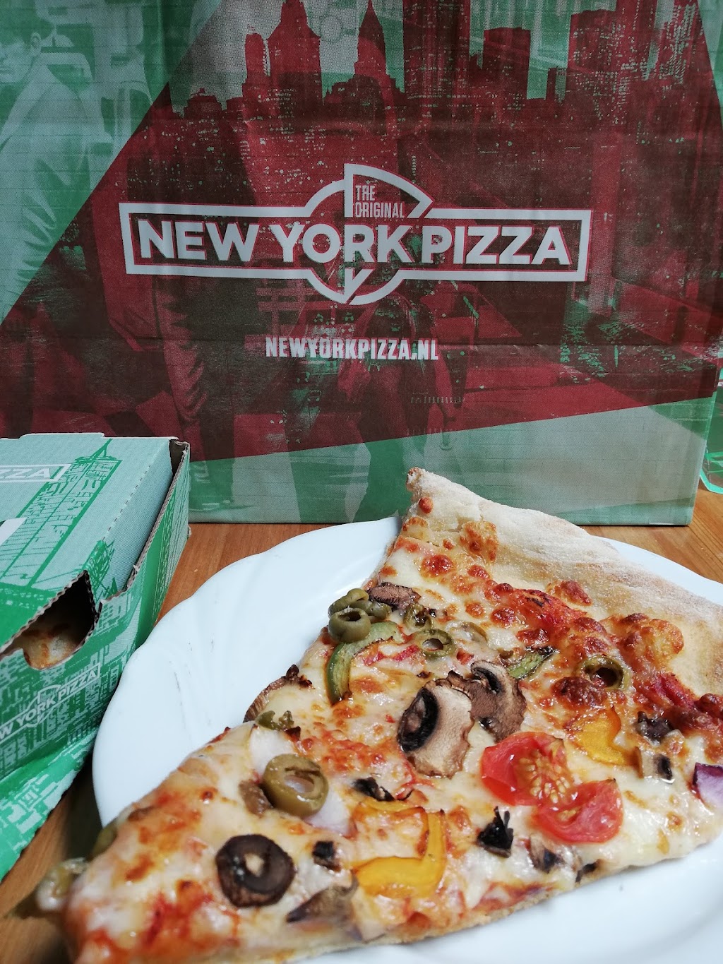 New York Pizza | Spui 2, 1012 WZ Amsterdam, Netherlands | Phone: 020 420 4553