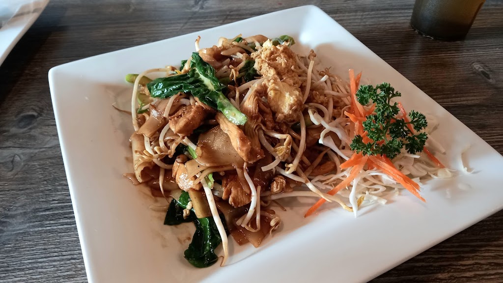 Thai Basil Leaf Restaurant | 805 W Park Row Dr, Arlington, TX 76013, USA | Phone: (817) 277-0440