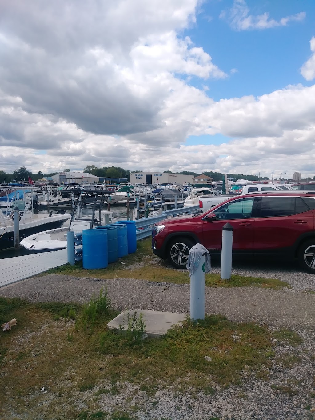 Velger Boat Harbor | 36070 Jefferson Ave, Harrison Twp, MI 48045, USA | Phone: (586) 463-0155