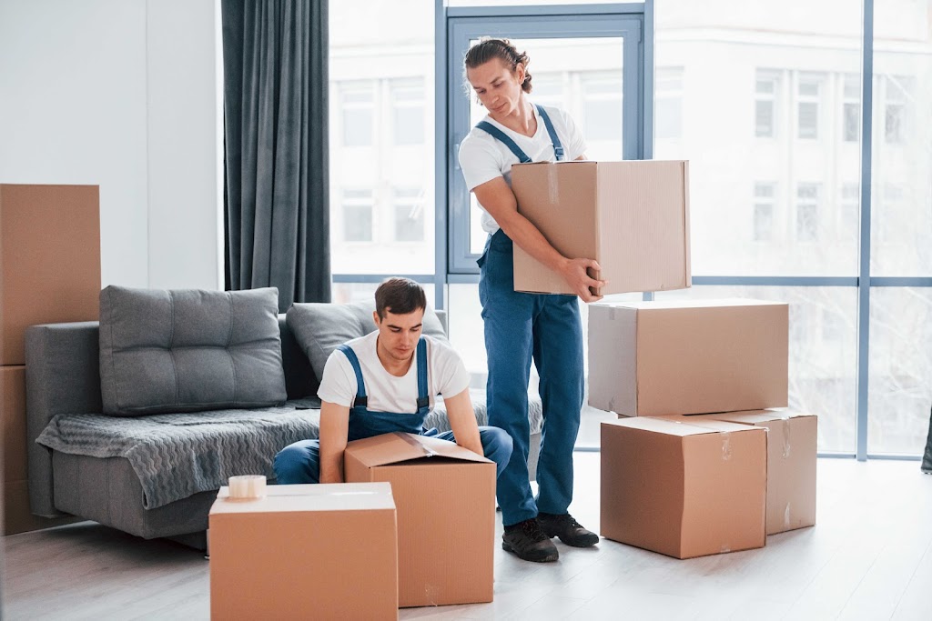 Best Movers Bradenton FL | 1121 Tamiami Trail, Bradenton, FL 34205, USA | Phone: (941) 229-7174