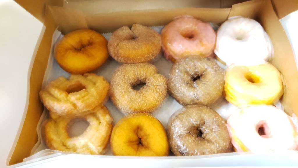 Sara Donuts | 45 Satellite Blvd #4, Suwanee, GA 30024, USA | Phone: (770) 271-1129