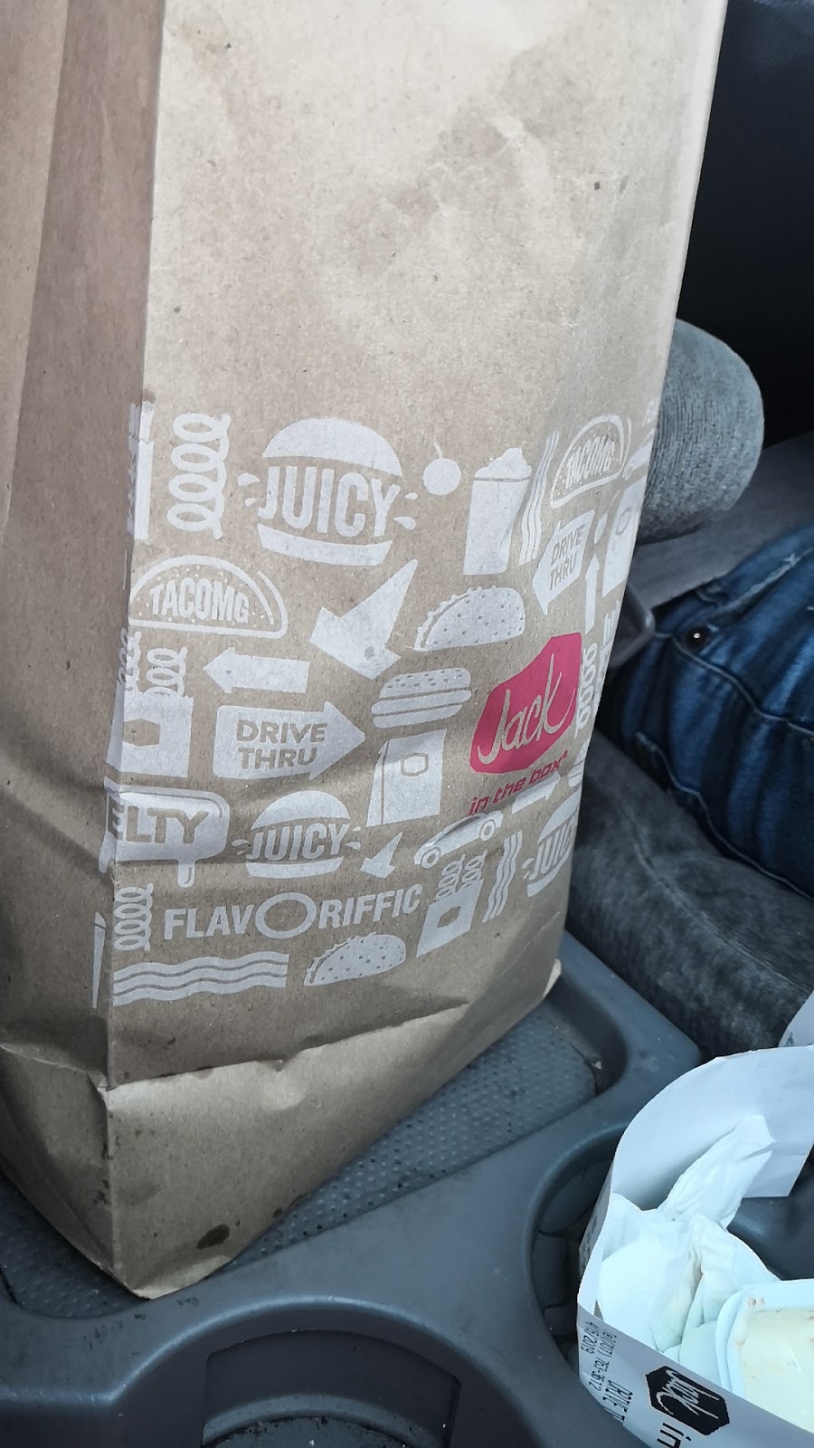 Jack in the Box | 837 E Washington St, Petaluma, CA 94952, USA | Phone: (707) 763-3612