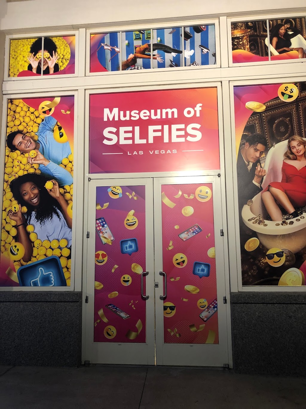 Museum of Selfies Las Vegas | LINQ Promenade, 3545 S Las Vegas Blvd Suite L-07B, Las Vegas, NV 89109, USA | Phone: (702) 518-2277