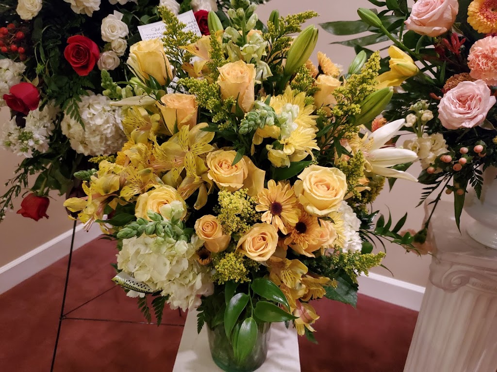 Lindas House of Flowers | 3351 San Antonio Dr, Snellville, GA 30039, USA | Phone: (770) 978-1171