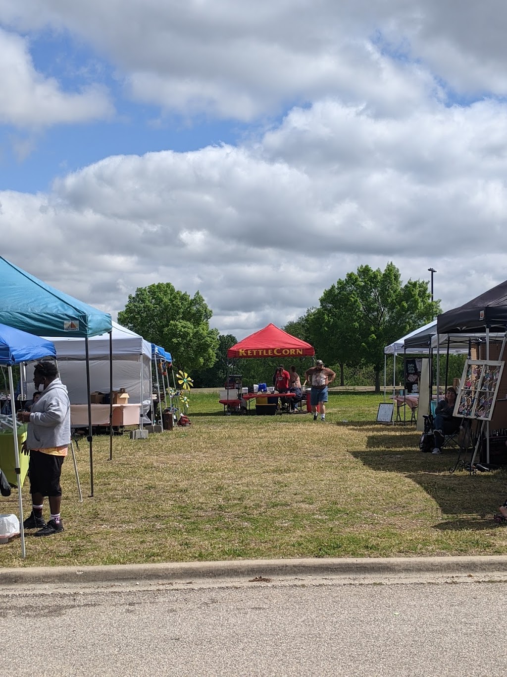 Heddin Farmers and Artisan Market at Firewheel | 825 Horseshoe Dr, Garland, TX 75040, USA | Phone: (972) 689-8747