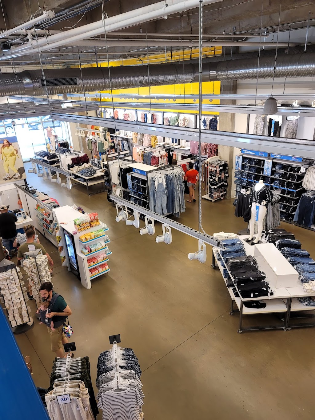 Old Navy | 8170 Park Ln Suite 124, Dallas, TX 75231, USA | Phone: (469) 839-6829