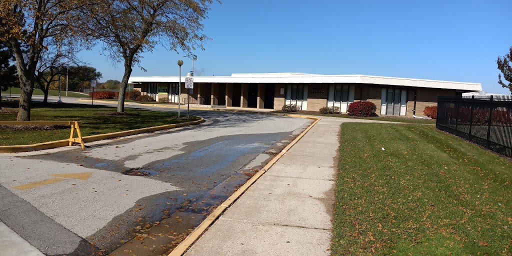 Giese Elementary School | 5120 Byrd Ave, Racine, WI 53406, USA | Phone: (262) 664-8250