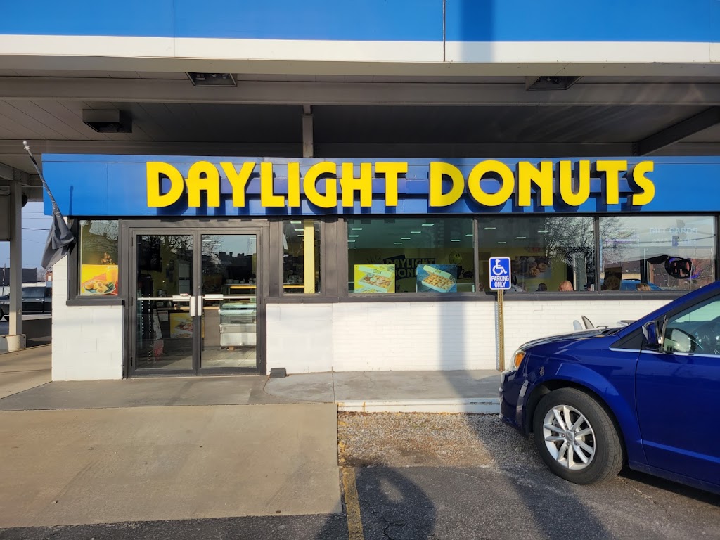 Daylight Donuts | 1965 Madison Ave, Granite City, IL 62040, USA | Phone: (618) 709-7955