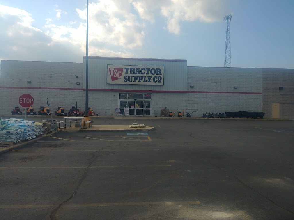 Tractor Supply Co. | 1495 Cass St, Wabash, IN 46992, USA | Phone: (260) 563-2176